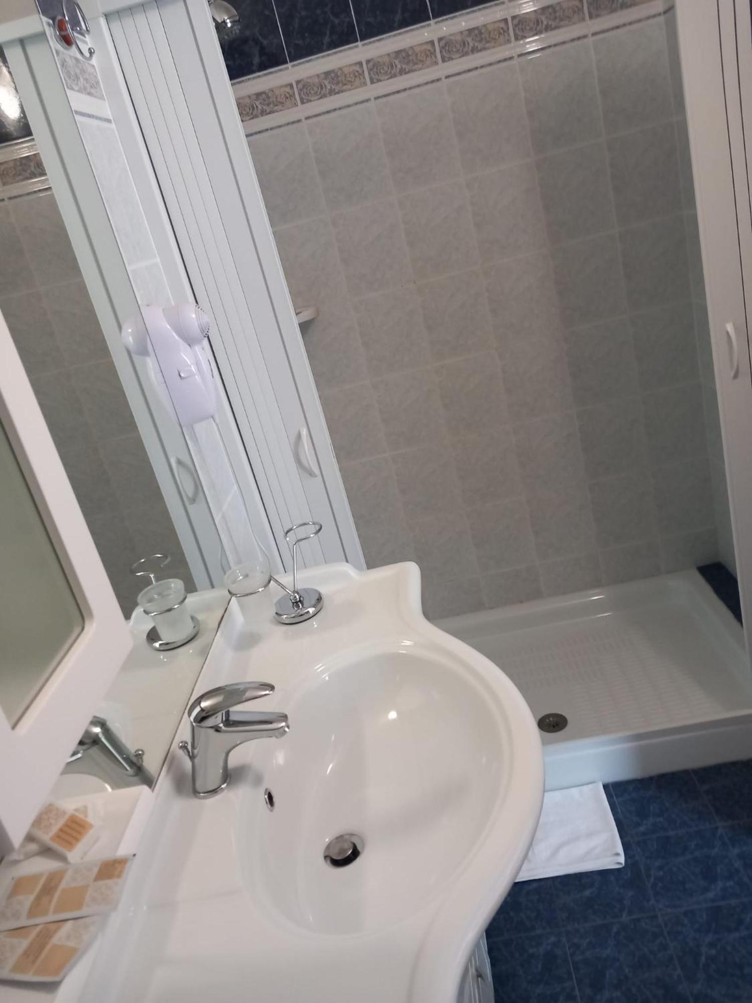 Albergo Labotte ヴィエステ エクステリア 写真